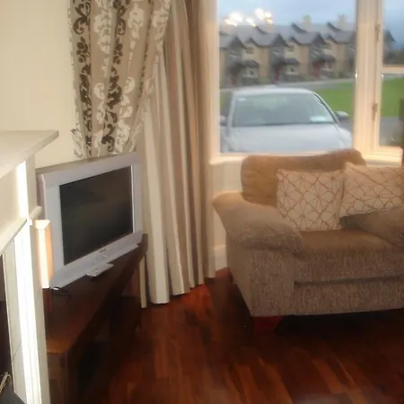 33 Ardmullen Townhouse X Davitt's & Restaurant