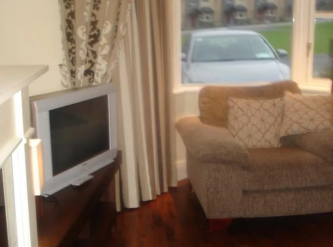 33 Ardmullen Townhouse X Davitt's & Restaurant