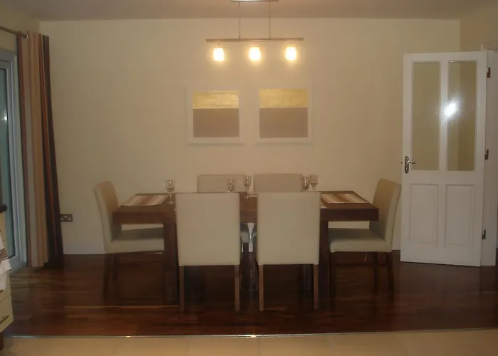 Ferienhaus 33 Ardmullen Townhouse X Davitt's & Restaurant *